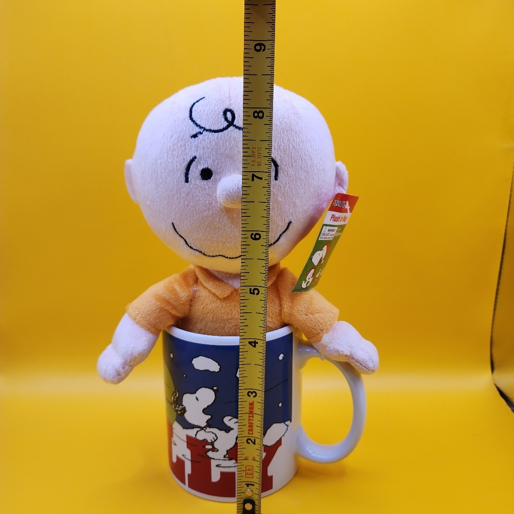 New- Christmas Peanuts Charlie Brown Plush in Coffee Cup - Picture 3 of 6